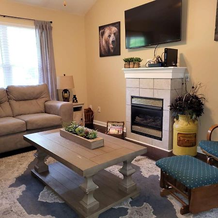 Cozy Pigeon Forge Home W Hot Tub Near River Exteriör bild