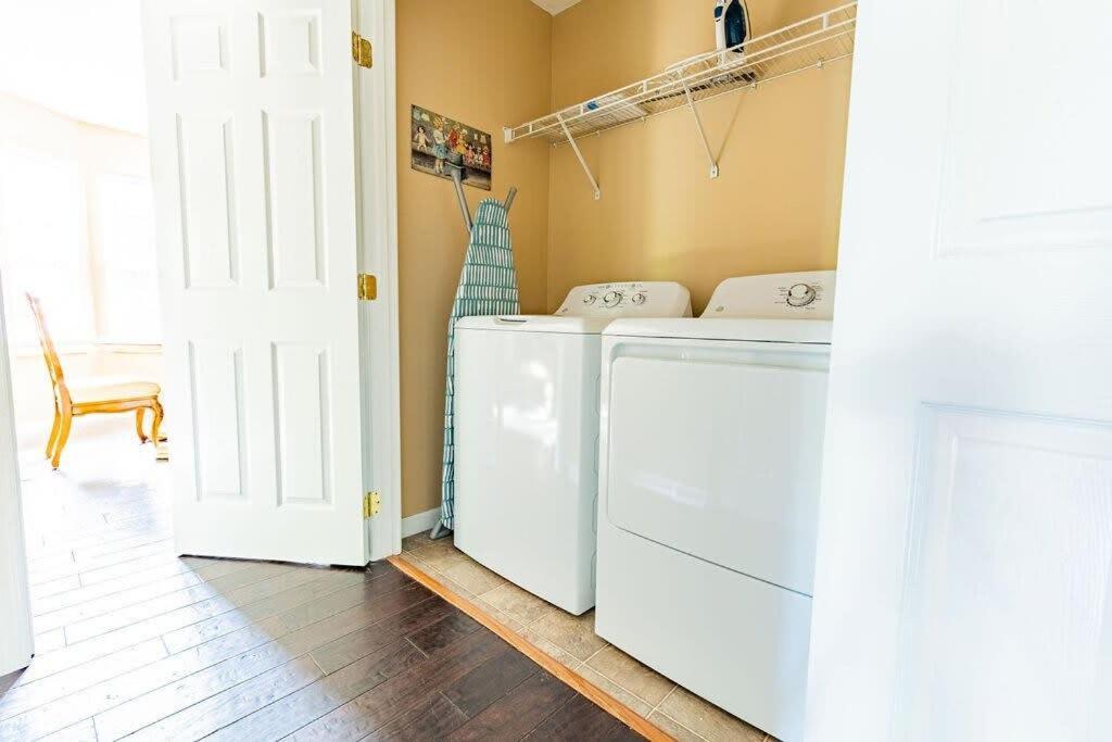 Cozy Pigeon Forge Home W Hot Tub Near River Exteriör bild